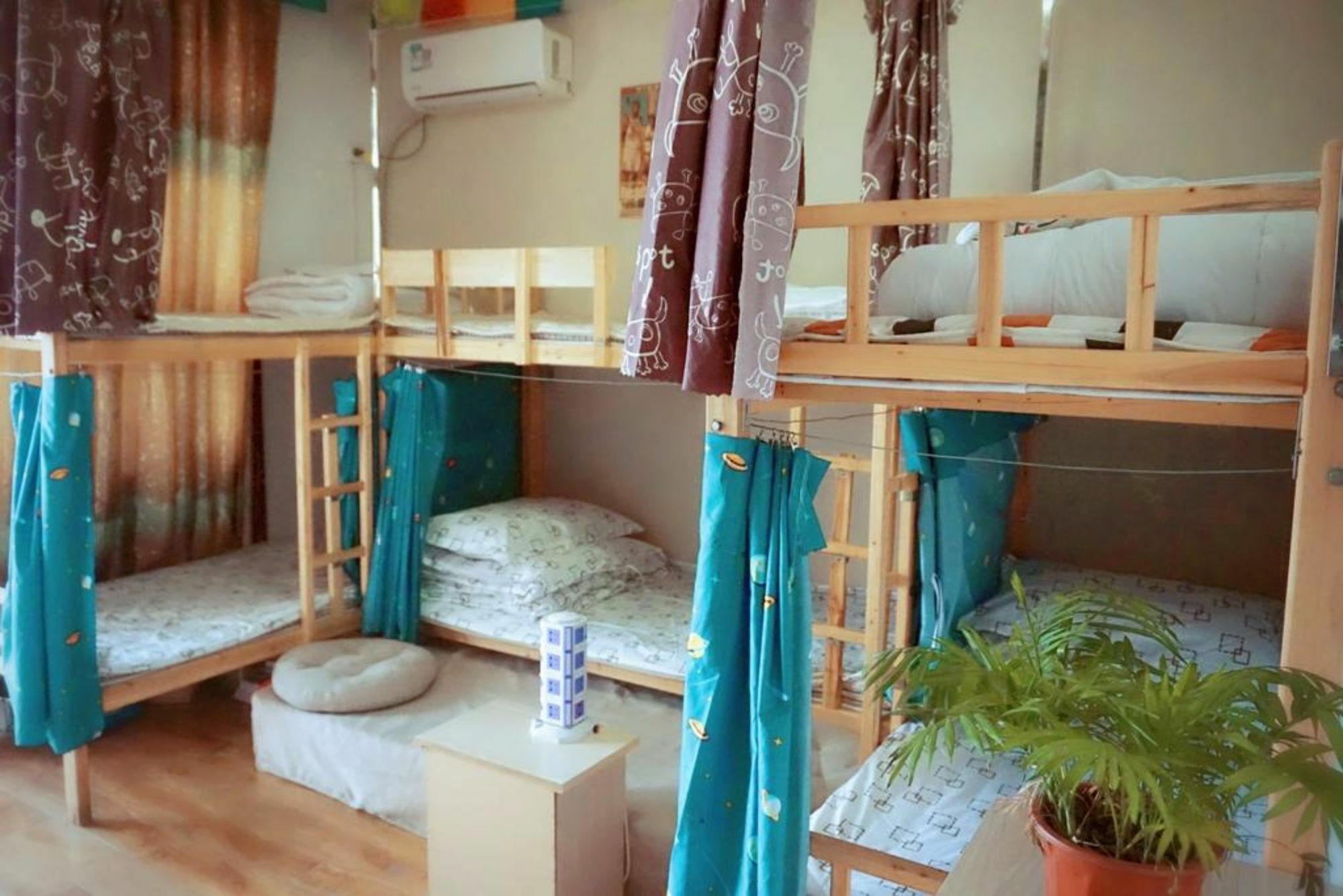 Huanlesong Youth Hostel Wu-chan Exteriér fotografie