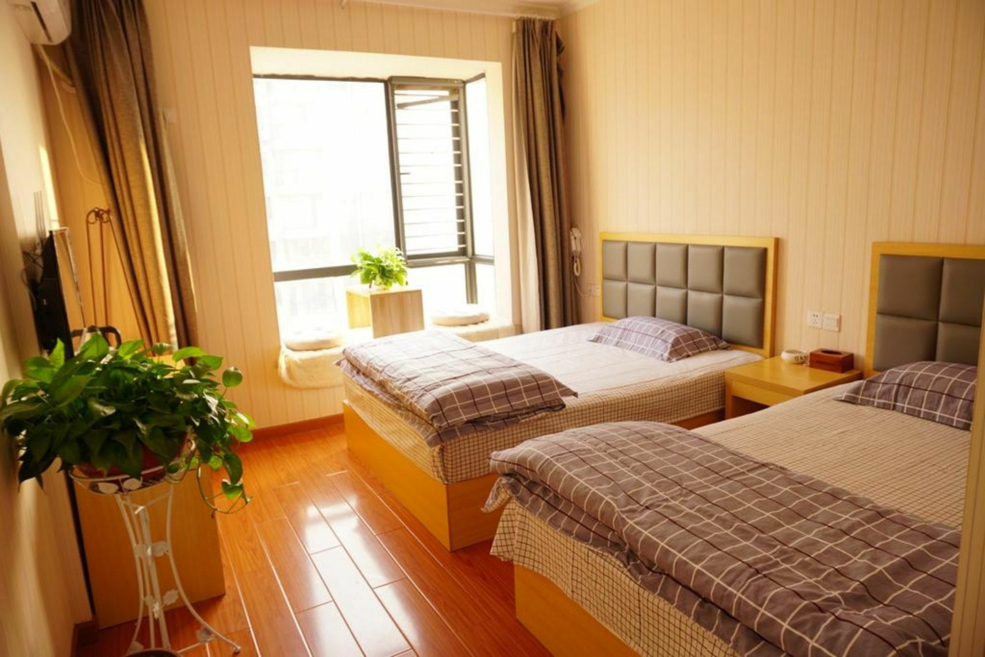 Huanlesong Youth Hostel Wu-chan Exteriér fotografie
